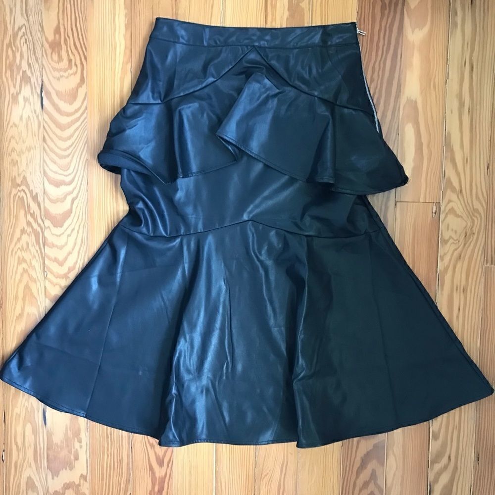 NWT En Saison Faux Leather Skirt